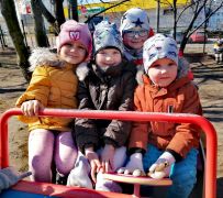 ilustracja do wpisu 
Zabawy na placu przedszkolnym