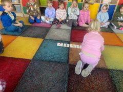 ilustracja do wpisu 
Układanie rytmów -zajęcia matematyczne