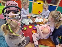 ilustracja do wpisu 
Zabawy swobodne dzieci :)