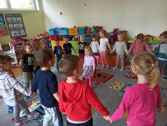 ilustracja do wpisu 
Urodziny Oli 🥳