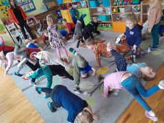 ilustracja do wpisu 
"GIMNASTYKA Z PANIĄ DOMINIKĄ"