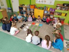 ilustracja do wpisu 
Świąteczne kodowanie na dywanie