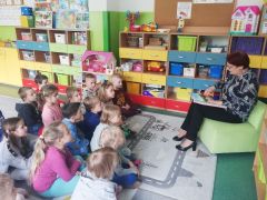 ilustracja do wpisu 
Poczytaj mi babciu, poczytaj mi mamo...