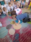 ilustracja do wpisu 
Zajęcia z logopedą - ćwiczymy buzię i język :)