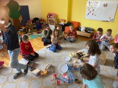 ilustracja do wpisu 
Projekt ,,Segreguję , nie marnuję”- działania pod hasłem "Wykorzystaj zanim wyrzucisz-drugie życie śmieci"